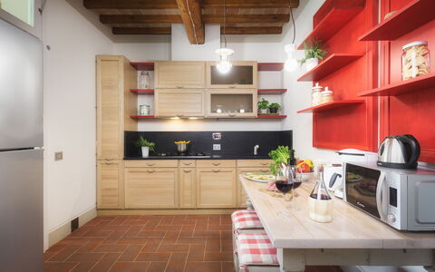 Villa Il Magnifico 10: Meubilair, Keuken, Interieur Ontwerp, Flooring, Cabinetry, Toestel Van De Keuken, Hout, Plank, Stellingen, Countertop