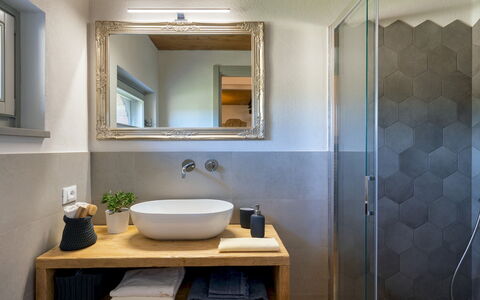 Country House Lo Spigo 4: Interieur Ontwerp, Muur, Flooring, Badkamer, Loodgieterswerkinrichting, Verdieping, Huis, Verlichting, Kraan, Meubilair