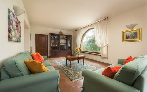 Fonte Pinella 8: Meubilair, Interieur Ontwerp, Bankstel, Flooring, Hout, Kamer, Verdieping, Plafond, Tafel, Woonkamer