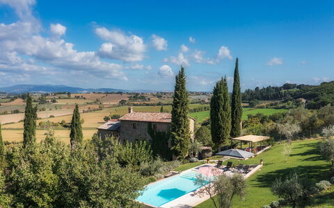 La Vecchia Pieve 8: Tuin, Landscaping, Villa