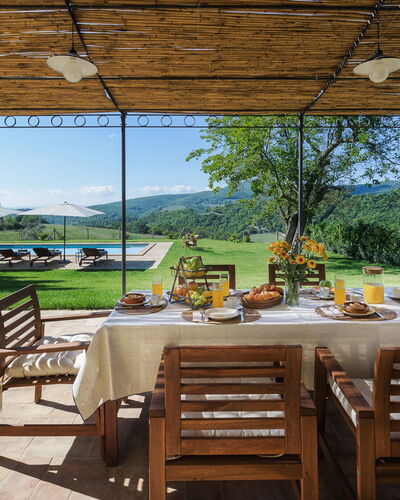 Casale Tavernelle 6: Meubilair, Buitenmeubels, Stoel, Schaduw, Toevlucht, Eco Hotel, Zwembad, Landscaping, Paraplu, Outdoor Structuur