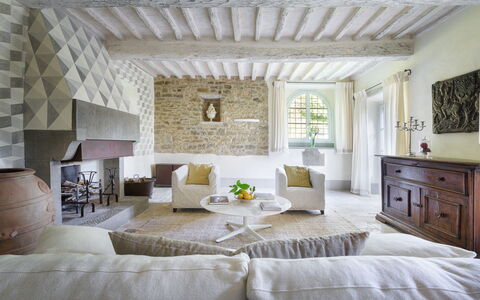 Villa Metelliano 10: Meubilair, Interieur Ontwerp, Flooring, Muur, Verdieping, Hout, Plafond, Bankstel, Huis, Woonkamer