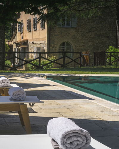 Villa Metelliano 10: Zwembad, Buitenmeubels, Meubilair, Samengesteld Materiaal, Toevlucht, Ligstoel, Stoel, Landgoed, Flagstone, Eco Hotel