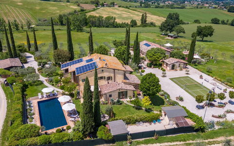 Casale Santa Lucia 8+2: Landgoed, Tuin, Landscaping, Villa, Herenhuis, Binnenplaats, Backyard, Hacienda, Eco Hotel, Zwembad