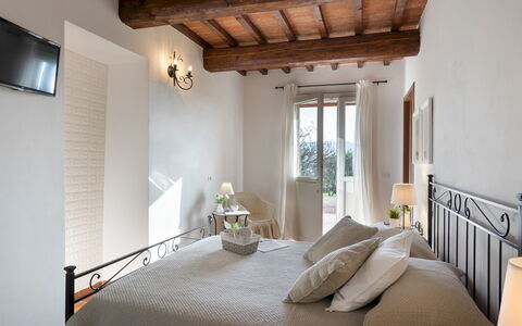 Casa la Fenice 8+2: Meubilair, Bed, Muur, Slaapkamer, Interieur Ontwerp, Flooring, Verdieping, Plafond, Huis, Bedding