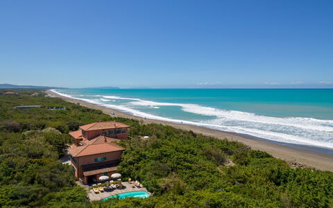 Villa Corallina 12: Zwembad, Eco Hotel, Buitenmeubels, Toevlucht, Tropen, Badplaats, Villa