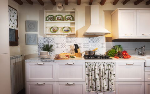 Podere Il Chiesino 8+2: Keuken, Interieur Ontwerp, Meubilair, Major Appliance, Cabinetry, Countertop, Toestel Van De Keuken, Flooring, Huis, Kamer