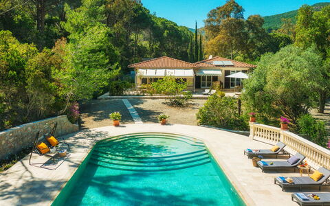 Villa Laconella 8+4: Water, Zwembad, Toevlucht, Landgoed, Eco Hotel, Thermae, Vrije Tijd, Hacienda, Badplaats, Schaduw