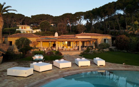 Villa Padulella 8+2: Toevlucht, Landgoed, Eco Hotel, Buitenmeubels, Hacienda, Kust, Villa, Zwembad, Landscaping, Badplaats