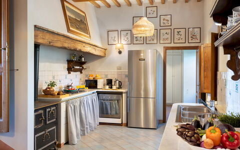 Cosciano 12: Keuken, Meubilair, Interieur Ontwerp, Countertop, Toestel Van De Keuken, Flooring, Major Appliance, Hout, Cabinetry, Plafond