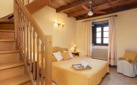 Guado al Sole 26+4: Meubilair, Interieur Ontwerp, Flooring, Verdieping, Kamer, Slaapkamer, Huis, Bed, Plafond, Appartement