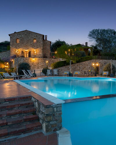 Guado al Sole 26+4: Zwembad, Landgoed, Toevlucht, Eco Hotel, Badplaats, Villa, Hacienda, Hotel, Waterpartij, Herenhuis