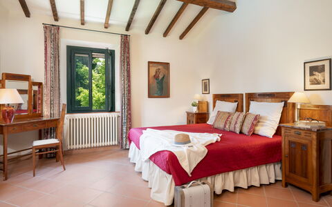 Villa Paesante 8: Meubilair, Bed, Interieur Ontwerp, Slaapkamer, Muur, Hout, Flooring, Kamer, Bedding, Fotolijst