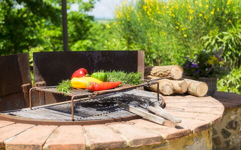 Podere Santa Croce 10: Barbecue, Voedsel, Koken