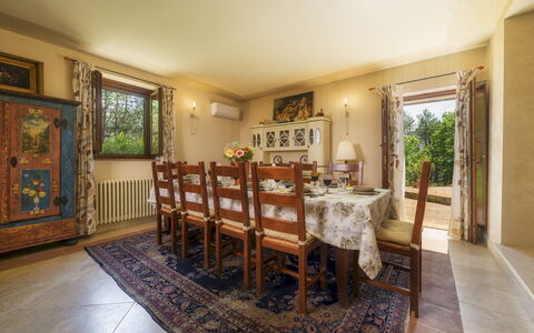 Podere Santa Croce 10: Meubilair, Interieur Ontwerp, Tafel, Kamer, Flooring, Stoel, Plafond, Fotolijst, Eetkamer, Keuken En Eettafel