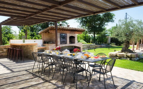 Villa Flaminia 8+2 -: Meubilair, Tafel, Buitenmeubels, Tuin, Stoel, Buitentafel, Backyard, Patio, Flagstone, Schaduw