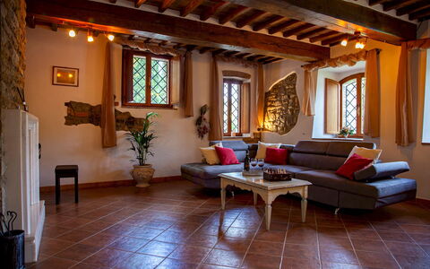 Podere Montioni 6+2: Meubilair, Interieur Ontwerp, Flooring, Muur, Hout, Verdieping, Kamer, Plafond, Tafel, Woonkamer