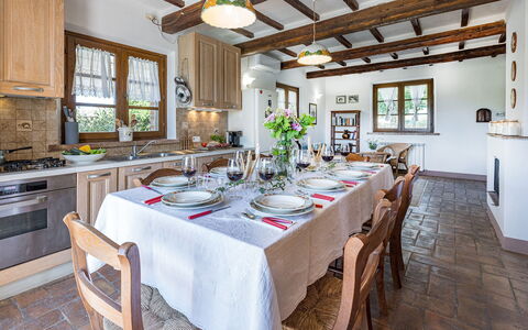 Casa Eusebia 8+2: Meubilair, Eetkamer, Tafel, Huis, Keuken En Eettafel, Interieur Ontwerp, Huis, Stoel, Flooring, Plafond