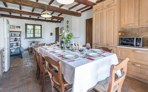Casa Eusebia 8+2: Meubilair, Eetkamer, Hout, Interieur Ontwerp, Keuken En Eettafel, Tafel, Huis, Stoel, Keuken, Flooring