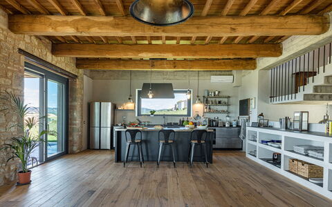 Casale the Place 6+2: Meubilair, Hout, Interieur Ontwerp, Flooring, Keuken En Eettafel, Tafel, Keuken, Stoel, Houten Vloer, Plafond