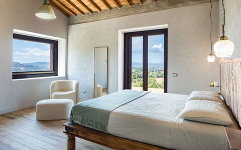 Casale the Place 6+2: Muur, Slaapkamer, Interieur Ontwerp, Huis, Bed, Bedding, Kamer, Bed Frame, Laken, Plafond