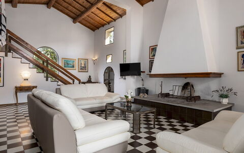 Villa Bel Panorama 8: Meubilair, Interieur Ontwerp, Flooring, Bankstel, Verdieping, Hout, Woonkamer, Plafond, Kamer, Verlichting