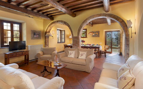 Villa Montefalconi 11: Meubilair, Interieur Ontwerp, Flooring, Muur, Bankstel, Verdieping, Plafond, Woonkamer, Hout, Tafel