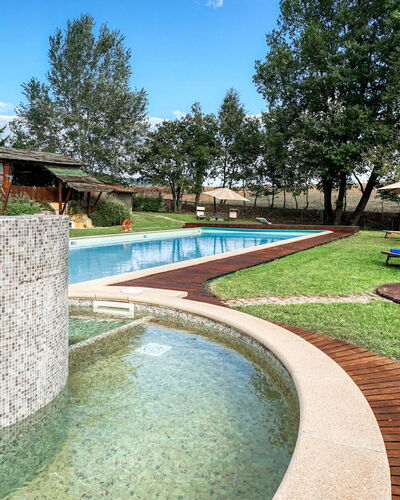 Podere Giardino 16+2: Zwembad, Tuin, Toevlucht, Waterpartij, Backyard, Gazon, Landscaping, Eco Hotel, Werf, Hacienda