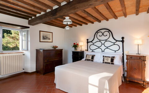 Villa la Rassinata 8: Meubilair, Muur, Interieur Ontwerp, Flooring, Slaapkamer, Bed, Verdieping, Kamer, Plafond, Verlichting