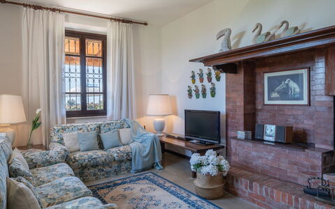 Villa ai Venti 8: Meubilair, Interieur Ontwerp, Bankstel, Flooring, Woonkamer, Verdieping, Tafel, Kamer, Huis, Verlichting