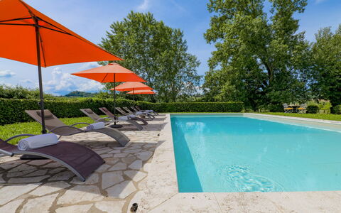 Villa Iside 8: Zwembad, Buitenmeubels, Toevlucht, Ligstoel, Tuin, Eco Hotel, Landscaping, Vrije Tijd, Paraplu, Stoel