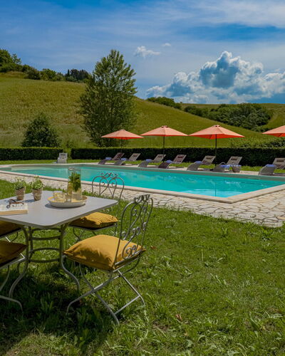Villa Iside 8: Tuin, Zwembad, Gazon, Eco Hotel, Toevlucht, Landscaping, Buitenmeubels, Park, Hacienda, Boerderij