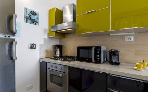 Villa Meraviglia 8: Toestel Van De Keuken, Keuken, Countertop, Major Appliance, Cabinetry, Meubilair, Fornuis, Interieur Ontwerp, Huishoudapparatuur, Fornuis
