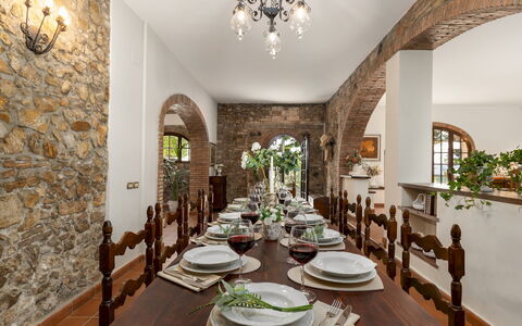Villa Loredana 12: Meubilair, Muur, Interieur Ontwerp, Plafond, Flooring, Tafel, Eetkamer, Keuken En Eettafel, Stoel, Verlichting