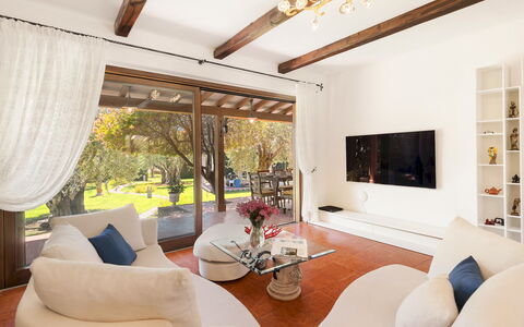 Villa Castiglione 9: Meubilair, Interieur Ontwerp, Flooring, Bankstel, Verdieping, Muur, Hout, Woonkamer, Huis, Plafond