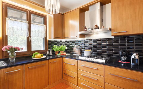 Villa Castiglione 9: Keuken, Countertop, Toestel Van De Keuken, Cabinetry, Interieur Ontwerp, Major Appliance, Flooring, Meubilair, Huis, Lade