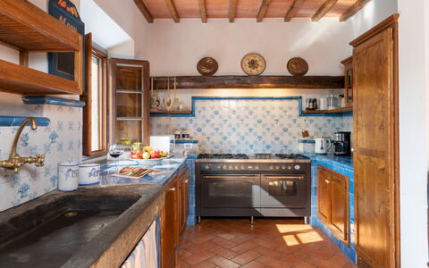 Casa Paggetti 8: Keuken, Hout, Interieur Ontwerp, Flooring, Huis, Verdieping, Meubilair, Countertop, Kamer, Fornuis