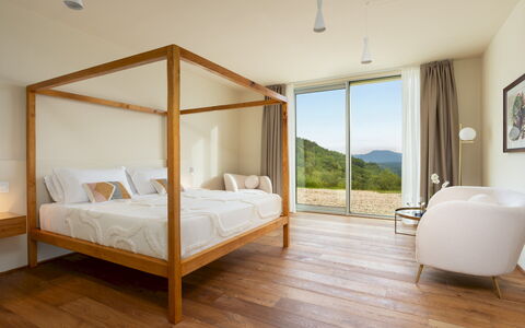 Villa Krisztina 10: Meubilair, Bed, Slaapkamer, Interieur Ontwerp, Hout, Verdieping, Flooring, Bedding, Laken, Linens
