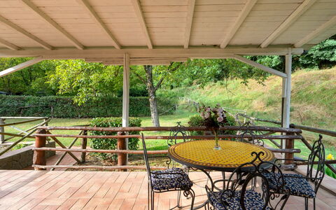 Valleverde 28+2: Hout, Meubilair, Veranda, Outdoor Structuur, Buitenmeubels, Schaduw, Buitentafel, Stoel, Backyard, Beits