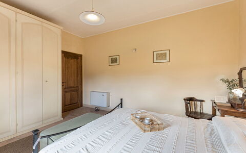 Casa Pippin 8: Bed, Meubilair, Interieur Ontwerp, Slaapkamer, Muur, Flooring, Verdieping, Hout, Plafond, Laken