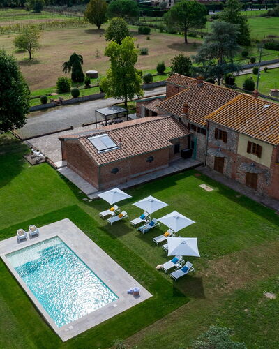 Tenuta Francigena 8: Landgoed, Gazon, Hacienda, Werf, Villa, Herenhuis, Boerderij, Zwembad, Backyard, Park