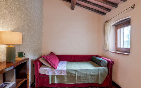La Leopoldina 6: Meubilair, Interieur Ontwerp, Muur, Hout, Flooring, Verdieping, Kamer, Bed, Slaapkamer, Textiel