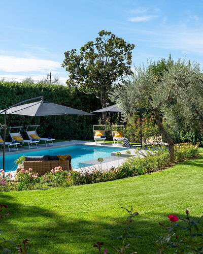 La Villanella 6: Zwembad, Toevlucht, Buitenmeubels, Tuin, Struik, Eco Hotel, Landscaping, Backyard, Paraplu