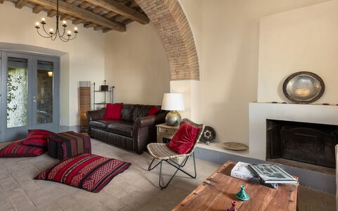 Villa dei Rosmarini 8: Meubilair, Interieur Ontwerp, Muur, Flooring, Bankstel, Verdieping, Woonkamer, Kamer, Hout, Plafond