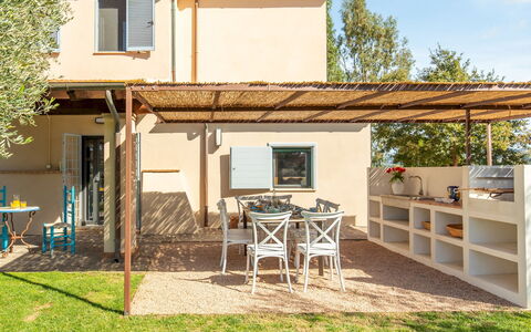 Casale Rondinella 6+2: Meubilair, Buitenmeubels, Tafel, Stoel, Buitentafel, Keuken En Eettafel, Backyard, Schaduw, Tuin, Outdoor Structuur
