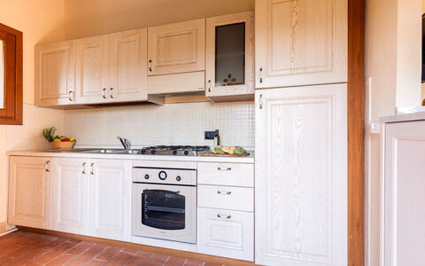 Casale Teatro 10: Hout, Keuken, Cabinetry, Flooring, Major Appliance, Interieur Ontwerp, Toestel Van De Keuken, Countertop, Kast, Verdieping