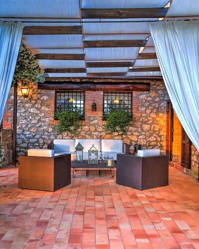 Casale Tre Cipressi 10: Meubilair, Buitenmeubels, Zwembad, Stoel, Toevlucht, Tafel, Bloempot, Eco Hotel, Schaduw, Patio