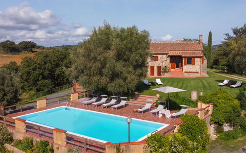 Casale Ombrone 11: Landgoed, Hacienda, Zwembad, Villa, Boerderij, Herenhuis, Binnenplaats, Eco Hotel