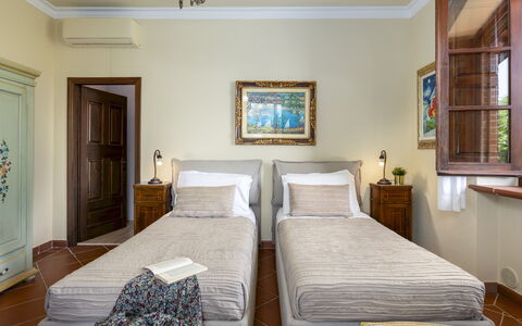 Villa la Monarca 16: Meubilair, Interieur Ontwerp, Flooring, Verdieping, Hout, Plafond, Bed, Slaapkamer, Kamer, Verlichting