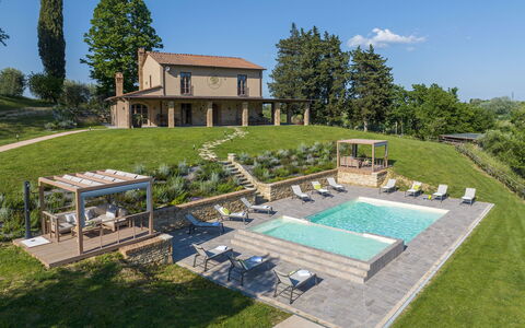 Agriresort Bacaringhe 13: Zwembad, Land Lot, Verblijf, Landgoed, Boerderij, Tuin, Landscaping, Villa, Backyard, Gazon